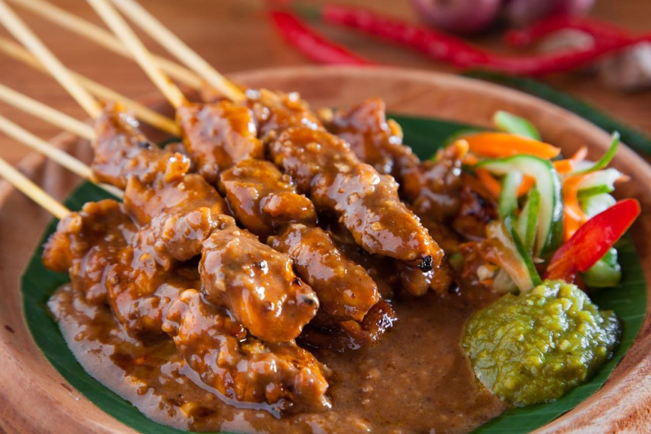 Sate Ayam: Makanan Khas Indonesia yang Menggugah Selera